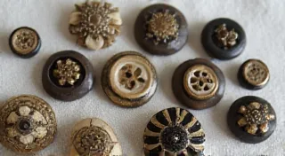 French Antique Buttons: Characteristics and History